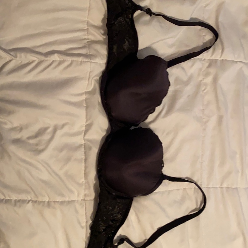 Victoria’s Secret 36DD black bra.